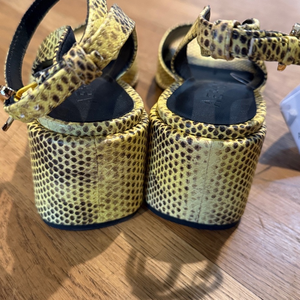 AEROSOLES Nixon Yellow Snakeskin Sandals nwt size 7.5 - Picture 7 of 12